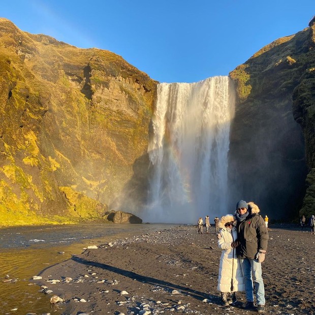 Tadeu Schmidt e a mulher, Ana Cristina, na Islândia (Foto: Reprodução/Instagram)