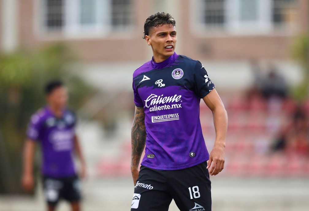 Richard Rios em ação pelo Mazatlán — Foto: Divulgação / Mazatlán