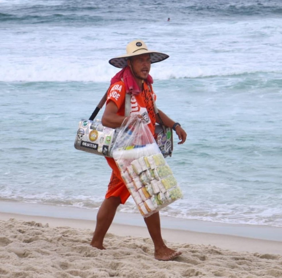 Ambulante nas praias cariocas