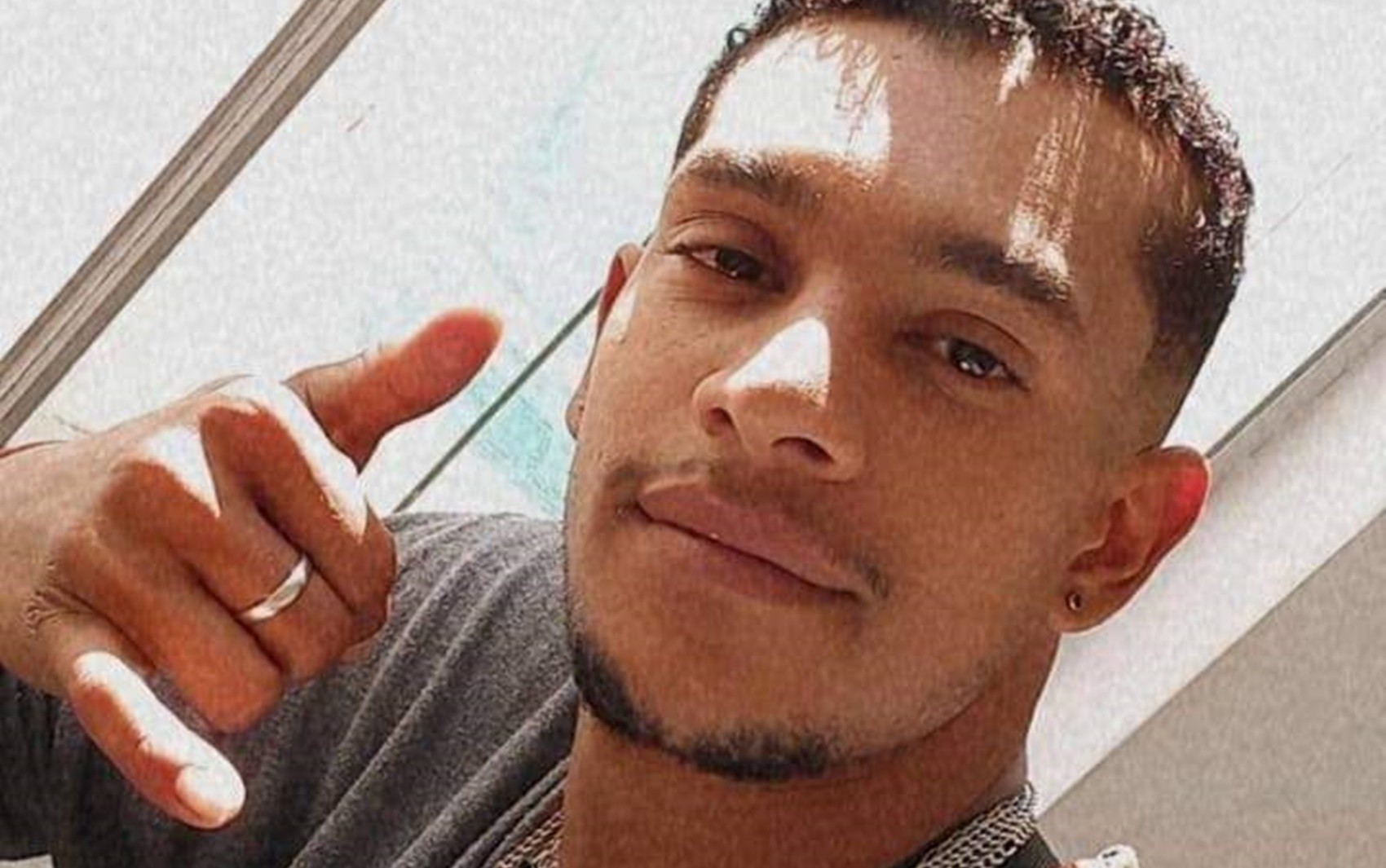Ajudante de cozinha é morto a tiros em bar, em avenida de Passos; dono do estabelecimento foi preso 