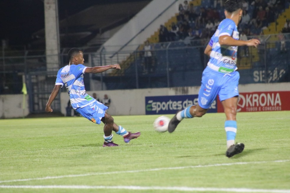 Momento do gol de Danilo em uma linda cobrança de falta no jogo entre Marília e Porto Velho pela Copinha — Foto: Lucas Daquino/Marília AC