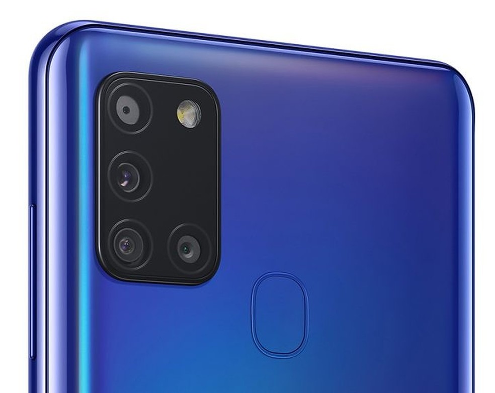 Galaxy A21S conta com câmera quádrupla e sensor de digitais na traseira — Foto: Divulgação/Samsung