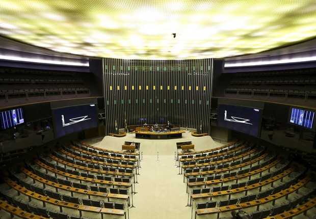 Sessão esvaziada da Câmara dos Deputados um dia antes do recesso (Foto: Marcelo Camargo/Agência Brasil)