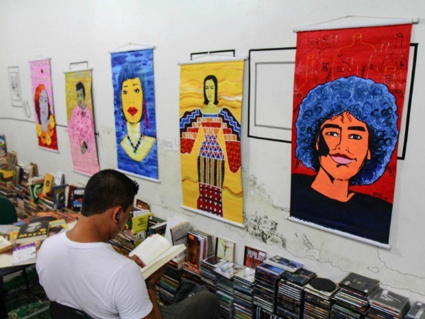 Obras estão expostas no Espaço Cultural Alienígena, em Manaus (Foto: Divulgação/Artrupe Produções)