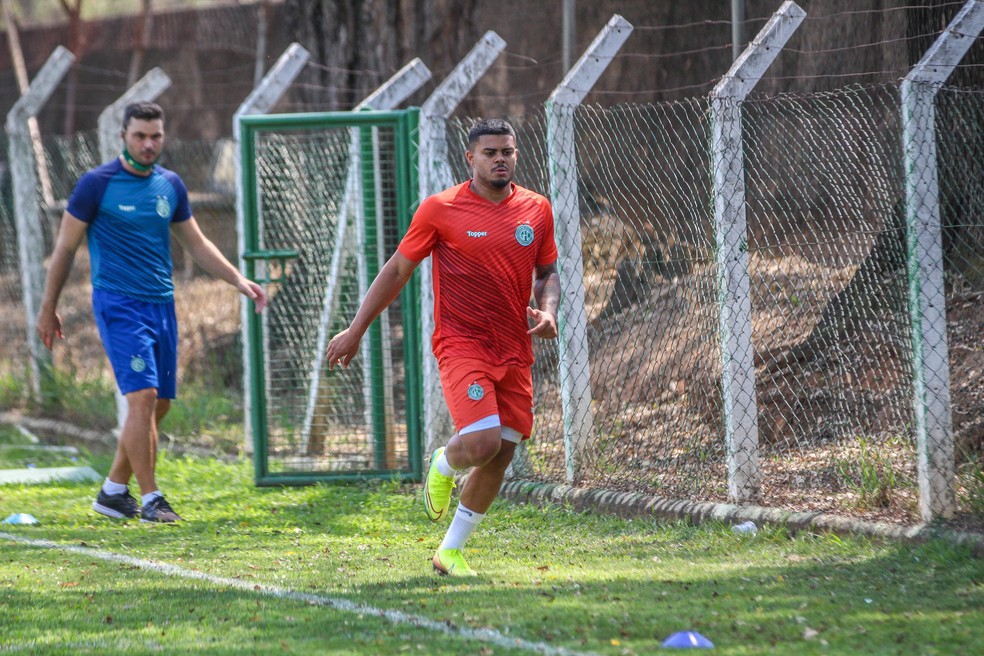João Paulo durante treino no Guarani — Foto: David Oliveira/Guarani FC