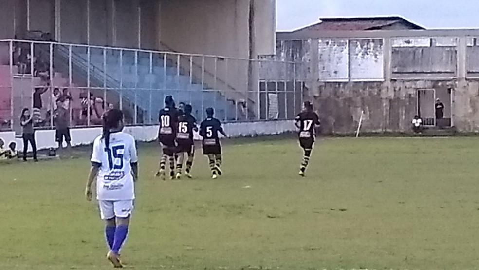 Jogo na Graça confirmou superioridade das atuais campeãs do Botafogo (Foto: Cisco Nobre / GloboEsporte.com)