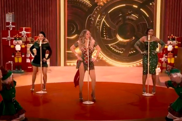 Clipe de Oh Santa! com Mariah Carey, Jennifer Hudson e Ariana Grande (Foto: Reprodução)
