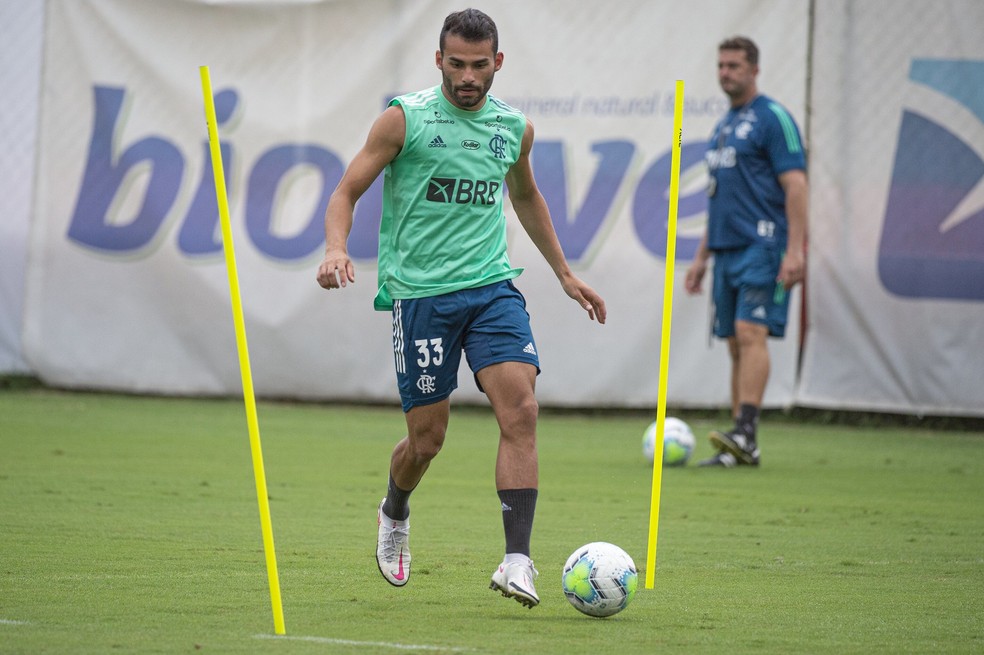 Thiago Maia no treino do Flamengo — Foto: Alexandre Vidal/Flamengo