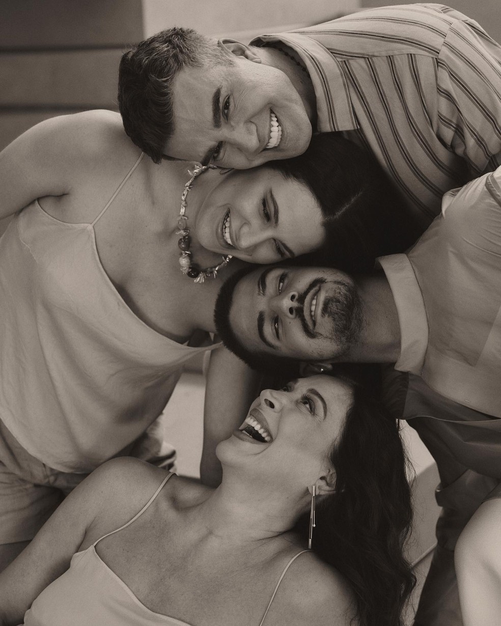 Claudia Raia com os filhos, Enzo e Sophia, e o marido, Jarbas Homem de Mello &mdash; Foto: @renamchristofoletti / Reprodu&ccedil;&atilde;o Instagram