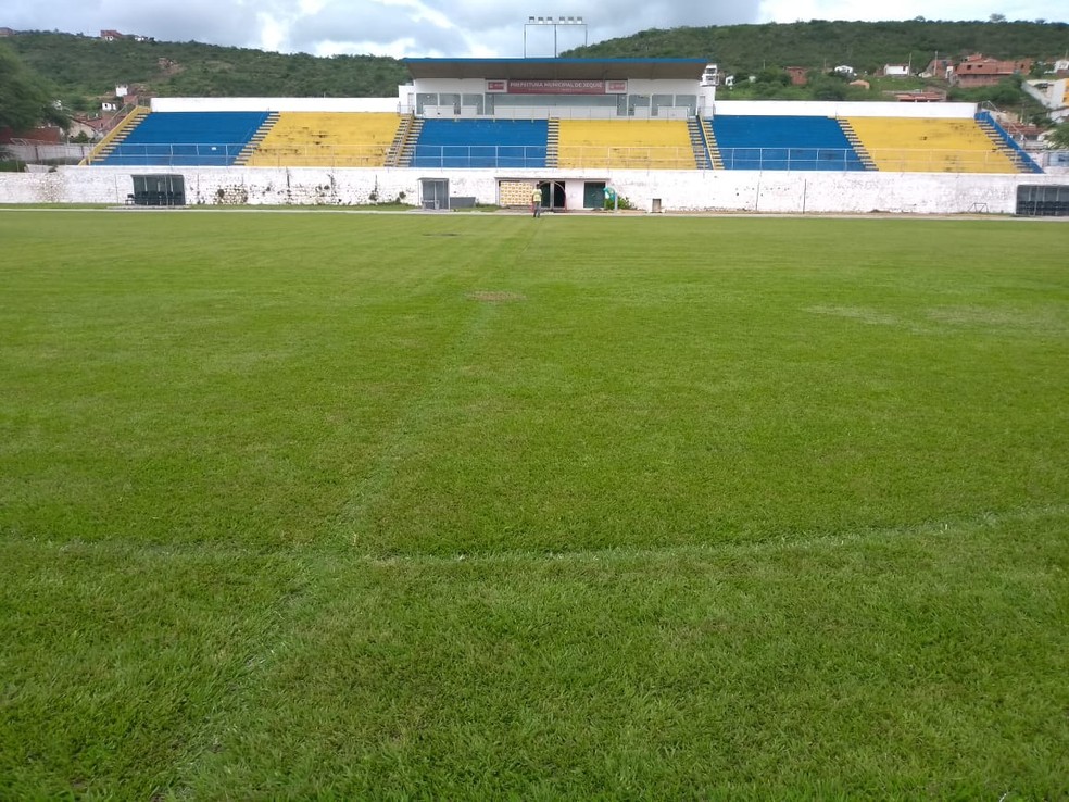 O Doce Mel planeja mandar os jogos no Estádio Waldomiro Borges, em Jequié — Foto: Marcelo Pires