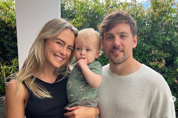 A influencer fitness australiana Steph Claire Smith com o marido e o filho deles (Foto: Reprodução/Instagram)