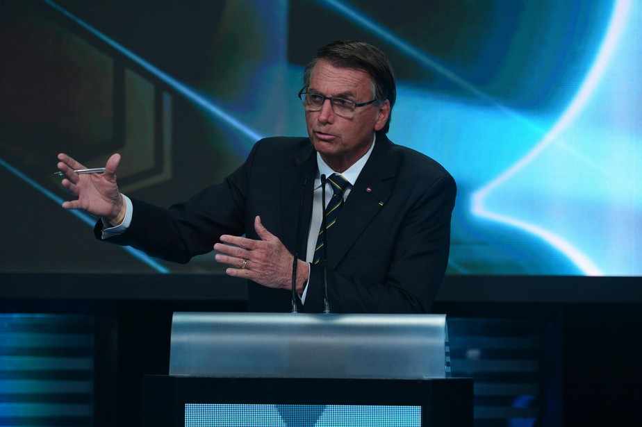 Bolsonaro confirma ida ao debate na TV Globo, na quinta-feira