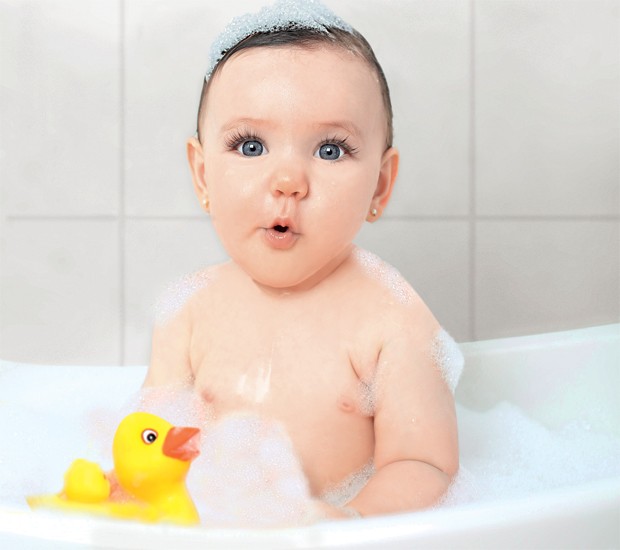 bebê; banho; capa (Foto: Erika Verginelli)