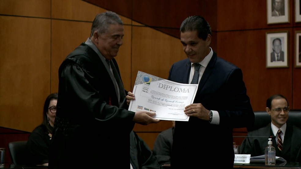 Ricardo Ferraço (PSDB) é diplomado vice-governador do Espírito Santo — Foto: Reprodução/TV Gazeta