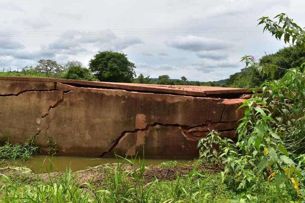 Passagem molhada construída há cinco anos em Picos é interditada por risco de desabamento — Foto: Divulgação/Prefeitura de Picos