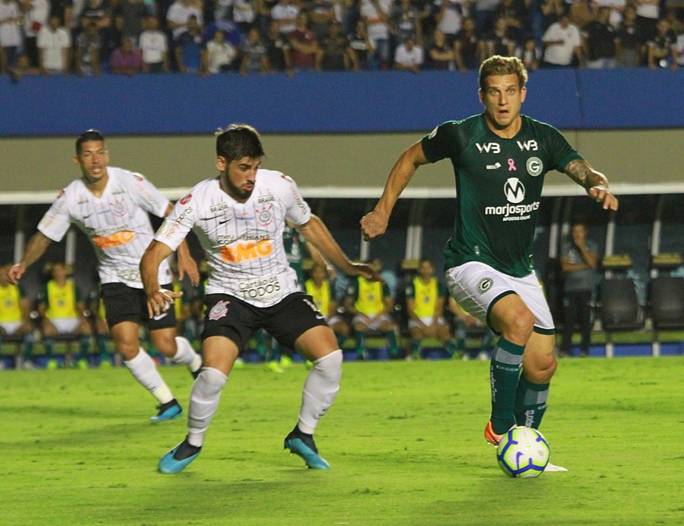 Rafael Moura foi expulso diante do Corinthians — Foto: Rosiron Rodrigues / Goiás E.C.