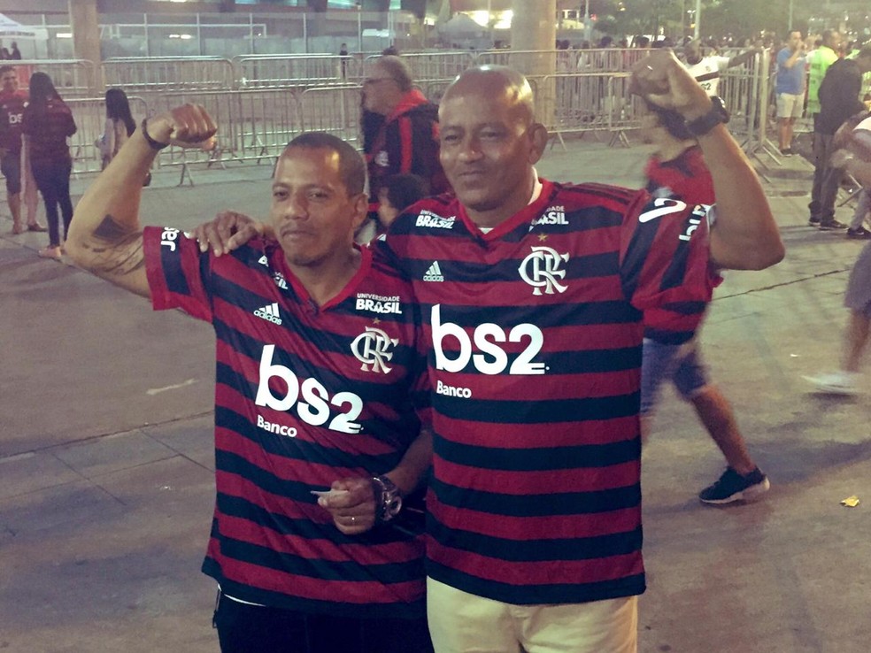 Dupla apostou em gol do Gabigol e fez até a comemoração, mas atacante passou em branco — Foto: Thiago Lima