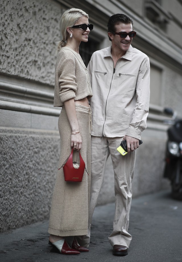 Bege invade o street style da semana de moda de Milão (Foto: Imaxtree)