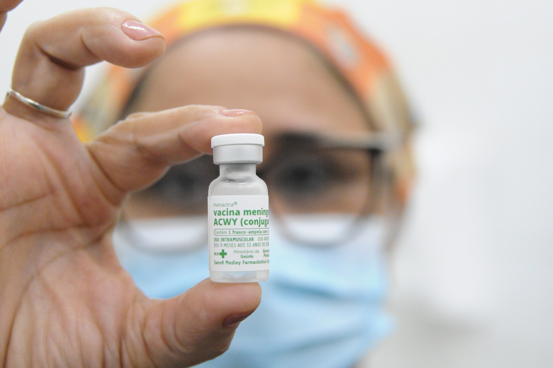 Secretaria de Saúde envia 30 mil doses de vacinas contra a meningite para reforço da imunização em Extrema, MG