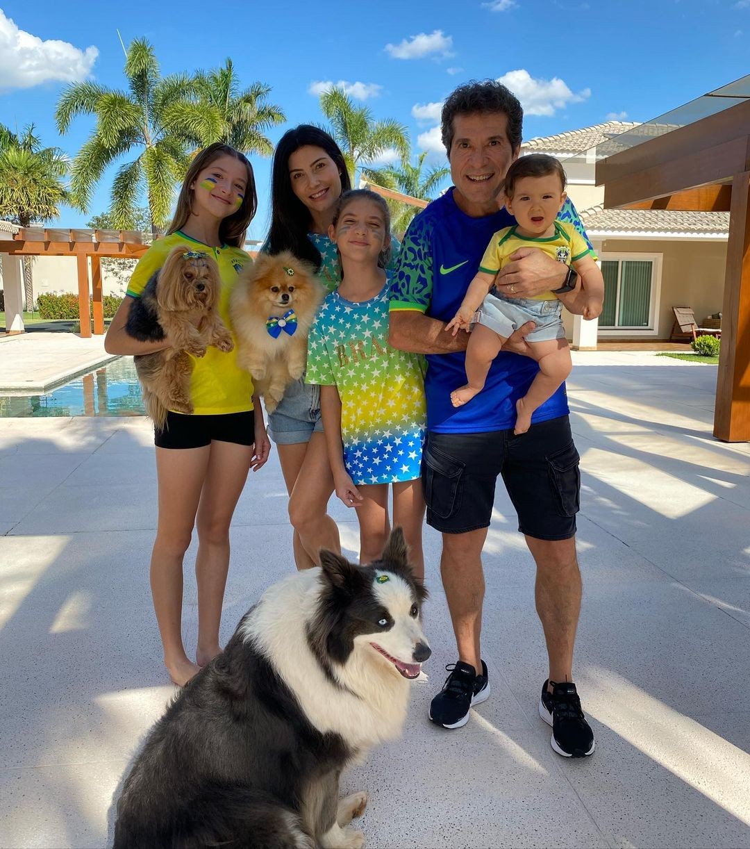 Daniel e Aline com filhas — Foto: Reprodução do Instagram