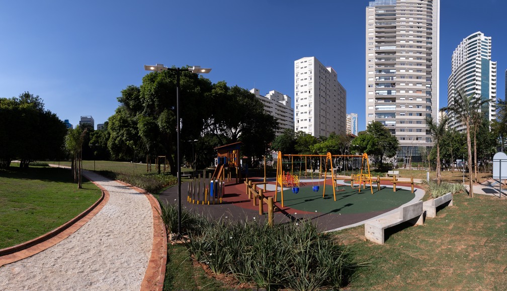 Playground no novo Parque Augusta, na região central de São Paulo — Foto: Marcelo Brandt/g1