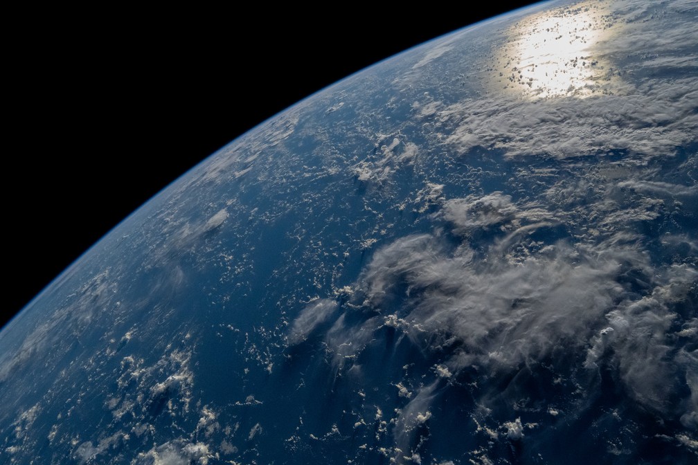 Foto dos turistas espaciais da SpaceX mostra a Terra em viagem de setembro de 2021 — Foto:  Inspiration4 crew