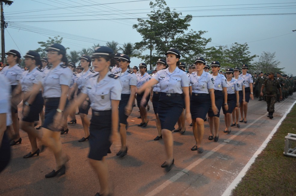 Pol&iacute;cia Militar Feminino durante desfile do 7 de Setembro em Porto Velho (Foto: Toni Francis/G1)