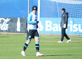 Em treino sem Wallace, Roger define Bobô no ataque para encarar o Flu