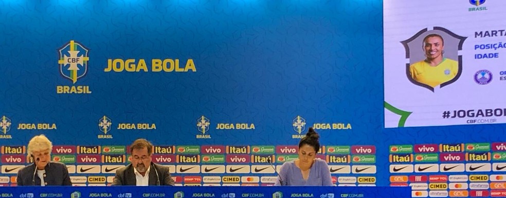 Pia anuncia a convocação de Marta para a seleção brasileira — Foto: Raphael Zarko