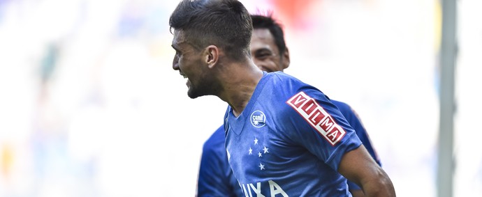 Arrascaeta lamenta expulsão e provocações do árbitro: Me ofendeu