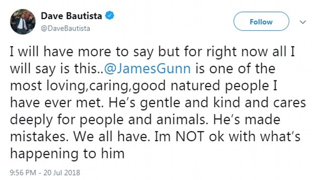 O tuíte do ator Dave Bautista em defesa do diretor James Gunn (Foto: Twitter)