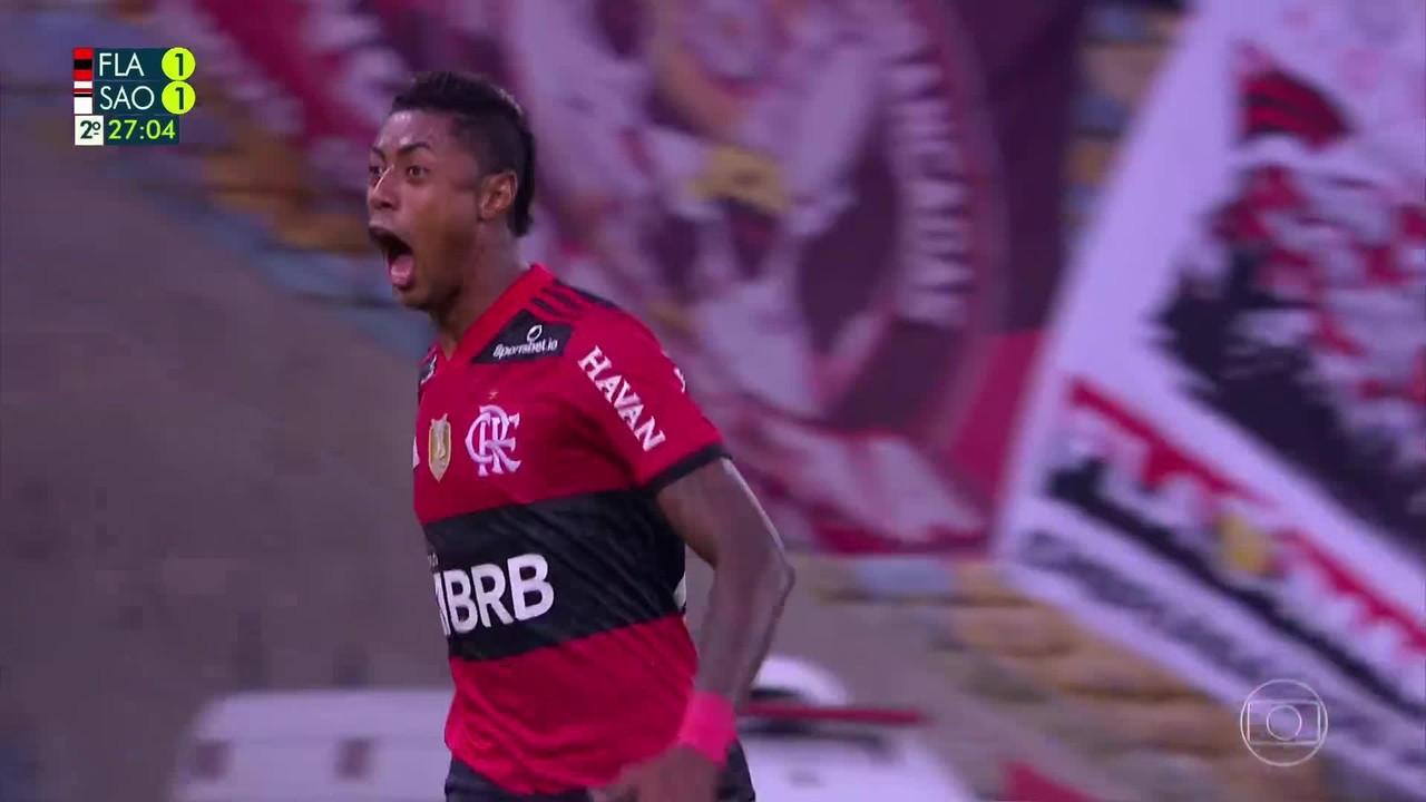 Aos 27 min do 2º tempo - gol de Bruno Henrique, do Flamengo, contra o São Paulo