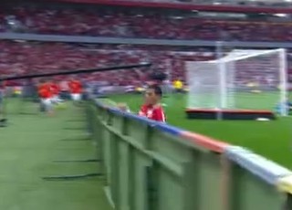 Pacotão Gre-Nal: clássico tem corneta a Felipão, tombo de Aránguiz e sarrafo