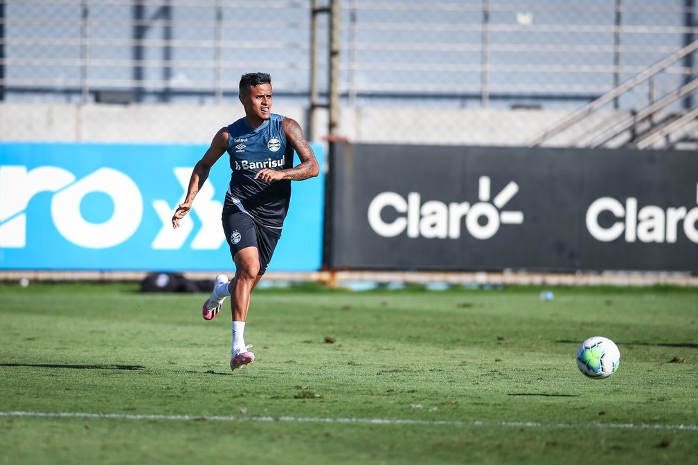Everton em treino do Grêmio — Foto: Lucas Uebel/Grêmio