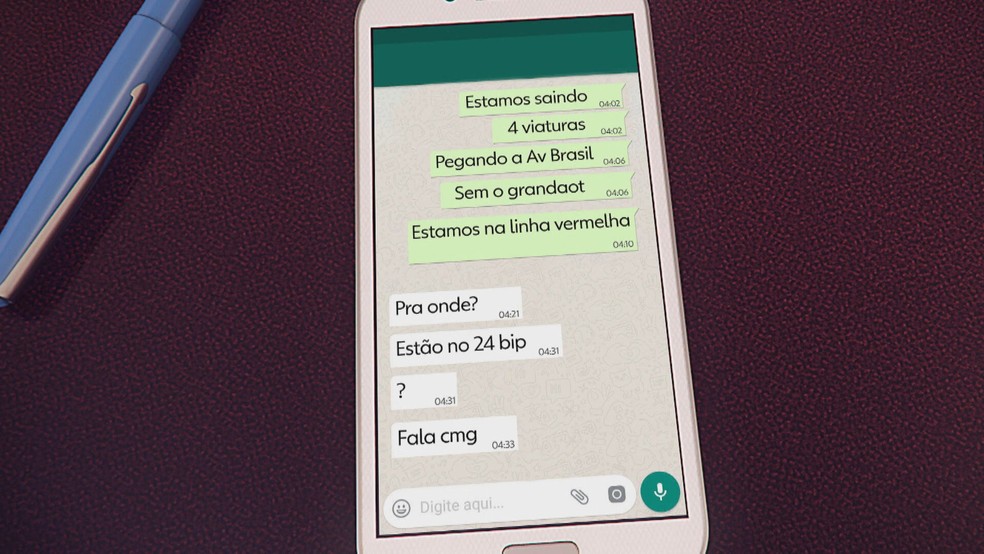 Mensagens mostram que PMs do Bope eram monitorados por quadrilha, segundo a polícia — Foto: Reprodução/ TV Globo