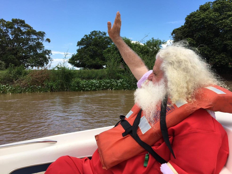 Historiador se transforma no Papai Noel Pantaneiro no Natal — Foto: José Pereira/ TVCA
