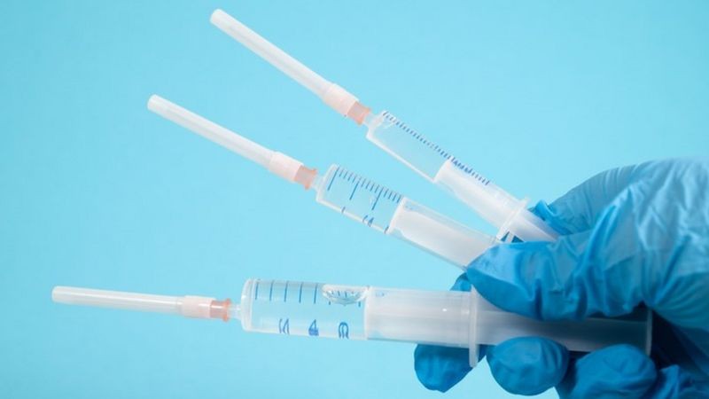 Será que a vacina contra a covid-19 terá um 'prazo de validade' mais curto, como acontece com a gripe? Ou a imunidade durará anos, a exemplo dos produtos que resguardam contra tétano e febre amarela? Só o tempo (e a ciência) poderão dizer (Foto: Getty Images)