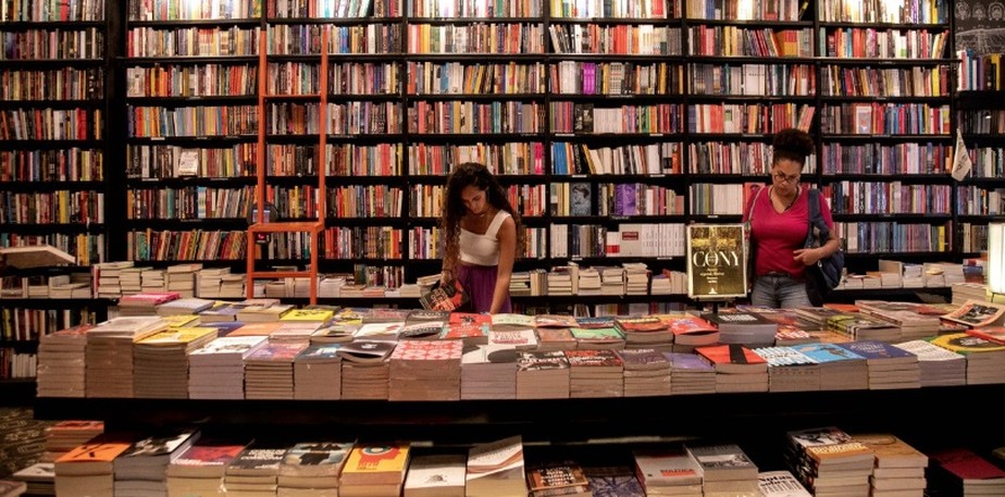 A venda de livros no país registrou queda pelo segundo mês consecutivo