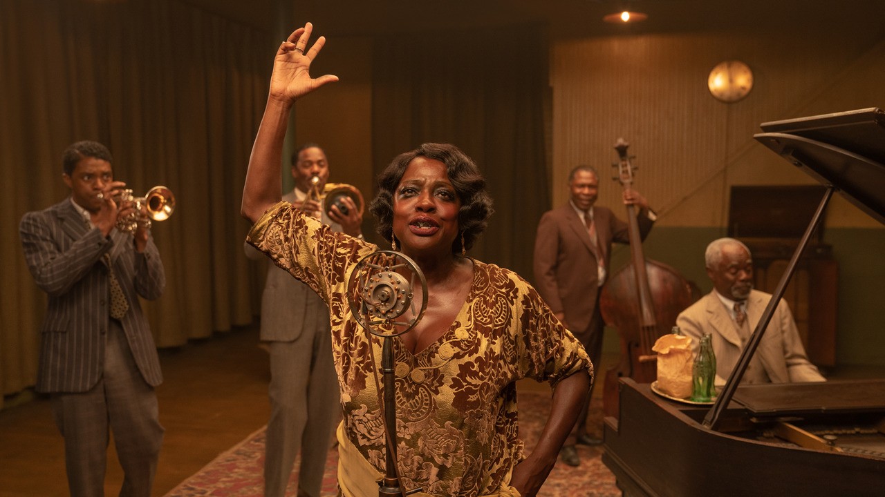 Viola Davis como Ma-Raineys no filme 'A Voz Suprema do Blues'