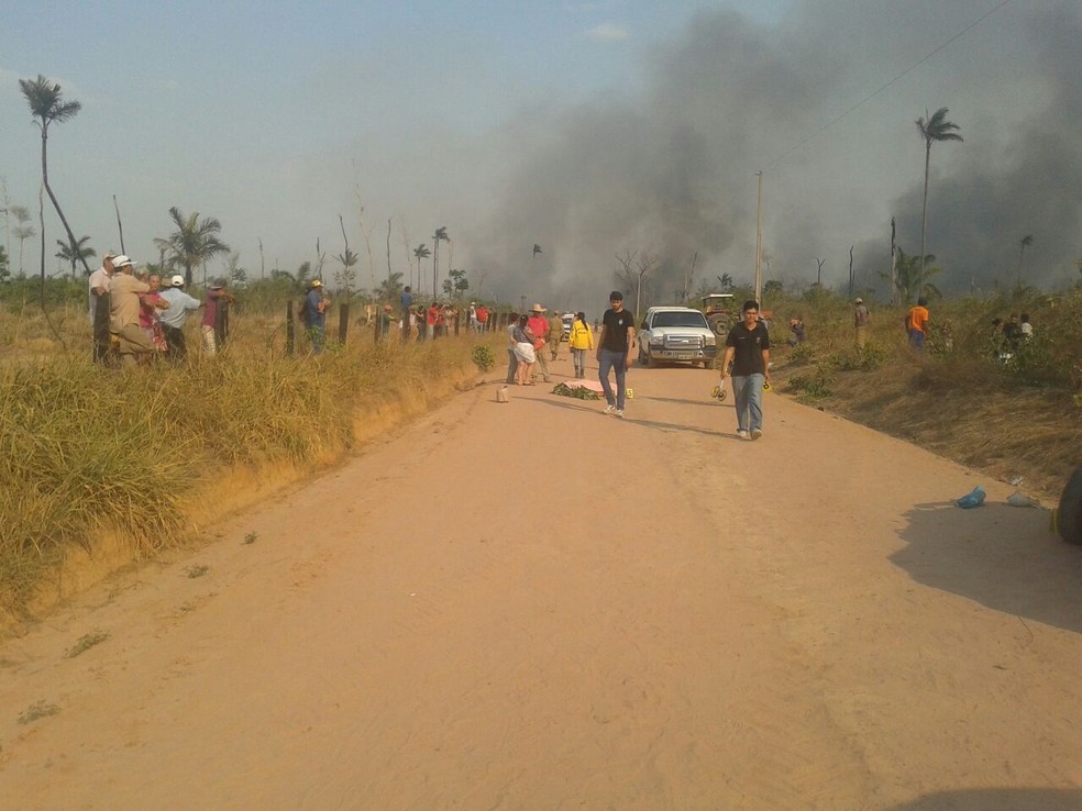 FumaÃ§a de queimada na regiÃ£o pode ter sido um dos fatores do acidente, segundo peritos (Foto: PolÃ­cia Militar de MT)