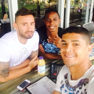 Denilson, Wellington e Cañete curtem férias na Disney