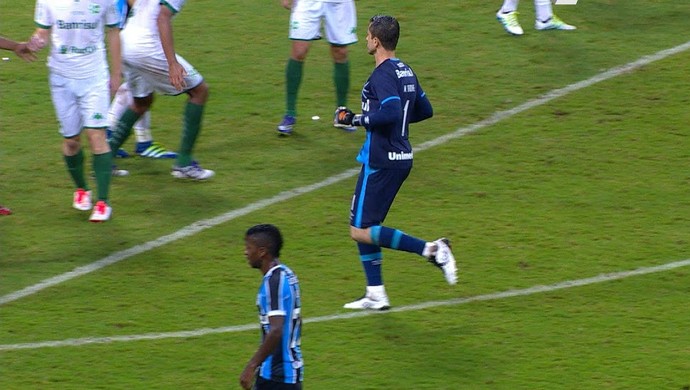 Maldição do ex, paredão e consolo de rival marcam eliminação do Grêmio
