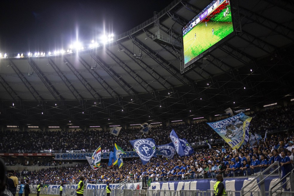 Cruzeiro leva mais de R$ 890 mil em bilheteria contra o CRB; Ronaldo supera os R$ 4 milhões de lucro