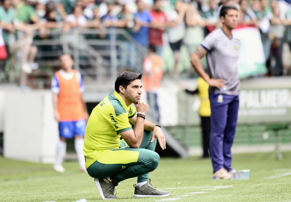 Abel explica mudança na posição de Veiga e vê vitória justa do Palmeiras: 