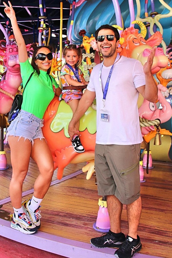 Sabrina Sato compartilha fotos de viagem à Disney com a família  (Foto: Reprodução/ Instagram)