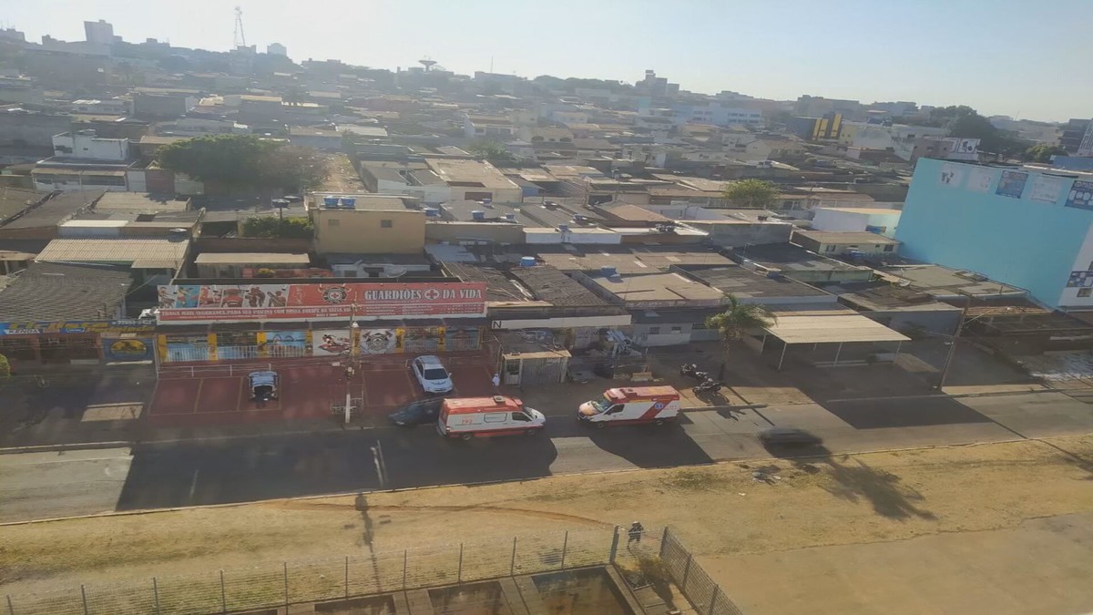 Polícia prende suspeito de estrangular companheira dentro de casa, em Ceilândia, no DF - Globo