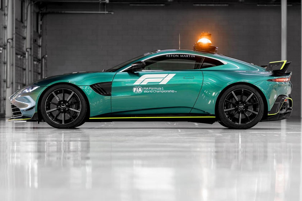 Aston Martin Vantage é o carro de segurança da F1 — Foto: Reprodução