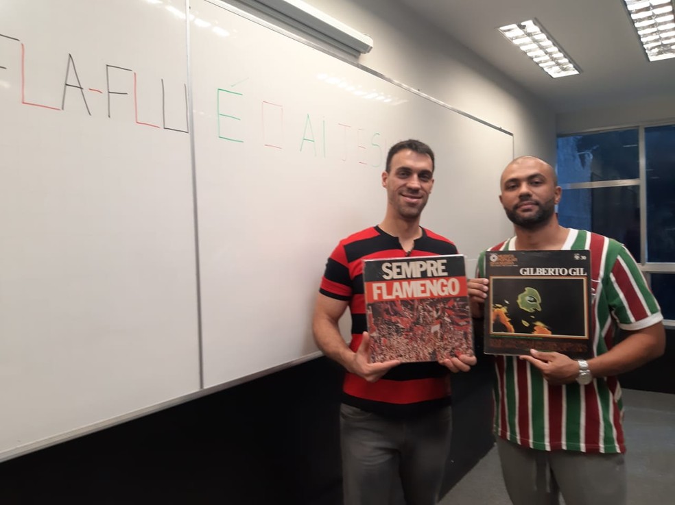 Professores, o rubro-negro Rafael Pinna e o tricolor T&aacute;ssio Leonardo iniciaram a disputa fora das quatro linhas &mdash; Foto: Guilherme Oliveira