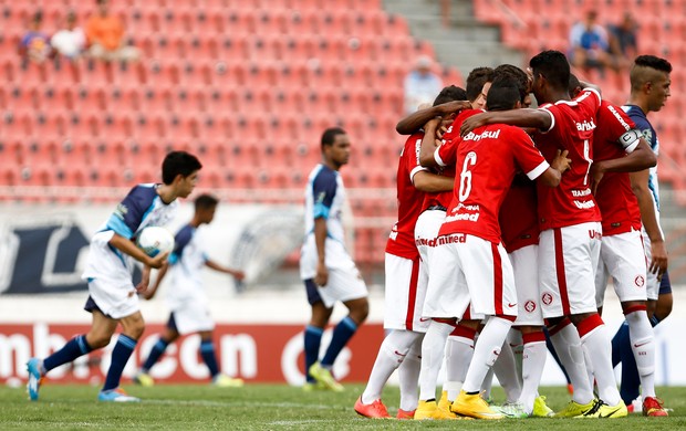 [OFF] Para 95% dos internautas, clubes devem usar mais a base neste ano
