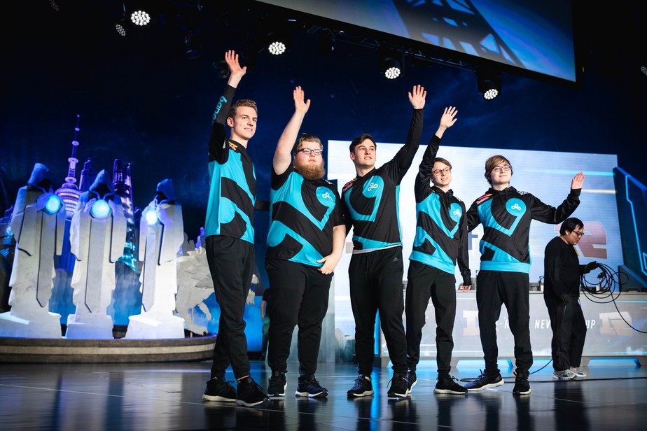 Cloud9 E Royal Never Give Up Avancam As Quartas De Final Do Mundial De League Of Legends E Sportv Sportv